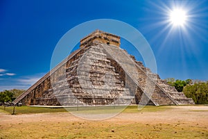 Temple Pyramid of Kukulcan El Castillo, Chichen Itza, Yucatan, Mexico, Maya civilization