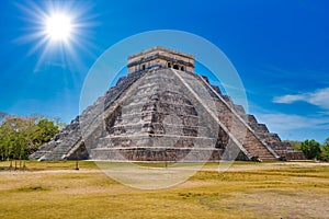 Temple Pyramid of Kukulcan El Castillo, Chichen Itza, Yucatan, Mexico, Maya civilization