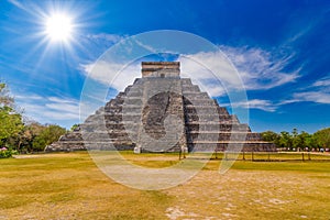 Temple Pyramid of Kukulcan El Castillo, Chichen Itza, Yucatan, Mexico, Maya civilization