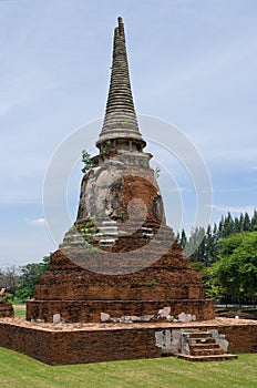 Temple ruin at Wat Mahatat in Ayuttaya photo