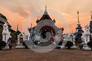 Temple wat ban-den