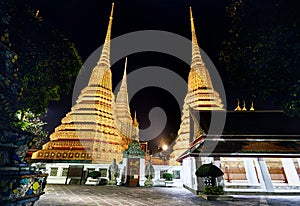 Temple Wat Pho at night