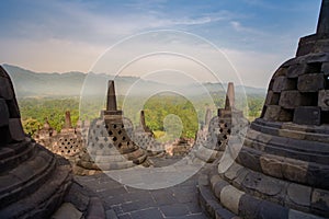 Templo de Borobudur durante el dÃÂ­a, Yogyakarta, Java, Indonesia. photo