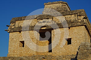 Templo maya photo