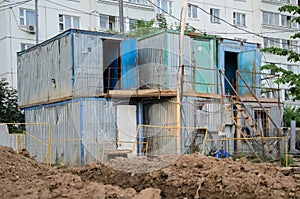 Temporary residential metal buildings for workers in urban construction