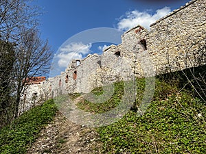 Tenczyn Castle - the ruins of a castle located in the Jura Krakowsko-Czestochowska photo