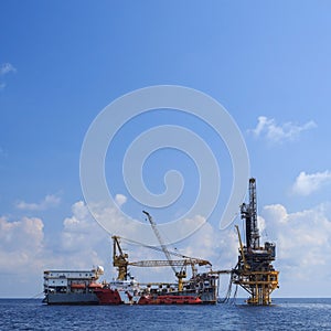 Oferta aceite equipo (una barcaza aceite equipo) 