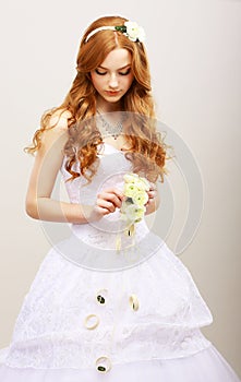 Blandura. cabello novia fresco flores en sonando. boda estilo 