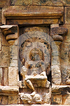 Tenkailasa shrine. Deity in the niche, southern wall. Brihadisvara Temple complex, Gangaikondacholapuram, Tamil Nadu, India