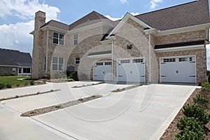 Tennesee Home Three Car Garage