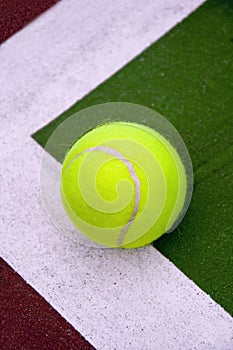 Tennis ball