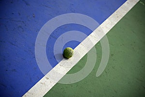 Tennis balls on the tennis court