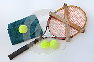 Tennis racket vintage whit accessories