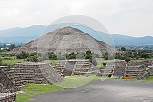 Teotihuacan, sun pyramid photo