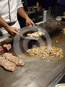 Teppanyaki style cooking