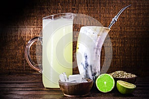 TererÃ© ou tererÃª is a typical South American drink made with the infusion of yerba mate in cold water. Of Guarani origin, it can