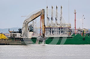 CONSTRUCTION WORK IN A SEAPORT