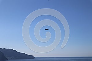Termini - Elicottero in volo presso l`Isola di Capri