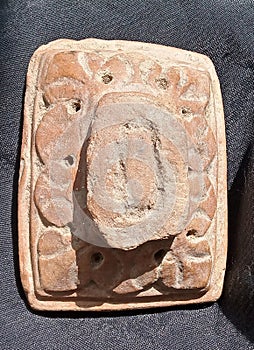 Terra Cotta seal back side handle