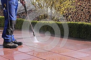 Terrace cleaning with high-pressure