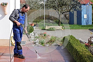 Terrace cleaning with high-pressure