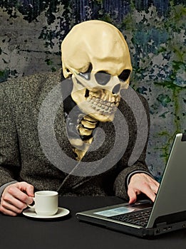 Terrible person - skeleton uses Internet photo