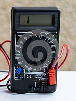 Tester voltmeter ammeter.