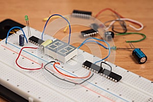 Testing electrical circuit on breadboard