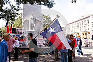 Texans protesting at the Cenotaph in San Antonio