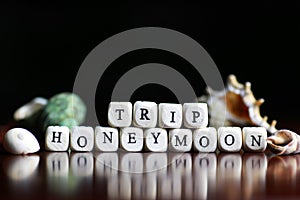 Text cube honeymoon