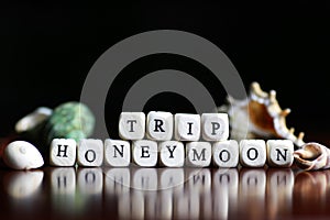 Text cube honeymoon