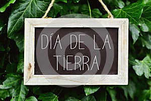 Text dia de la tierra, earth day in spanish photo