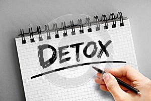 Text note - Detox, health concept on notepad