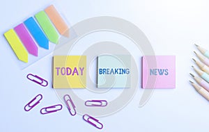 Text sign showing Breaking News. Business approach newly received current information about an occurred event Flashy