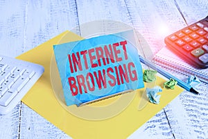 Text sign showing Internet Browsing. Conceptual photo Act of looking through a set of information quickly Notepaper stand on
