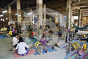 Textile weaving workshop siem reap cambodia