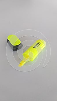 Textmarker  for highlighting important yellow  texts!