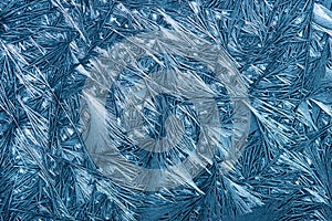 Texture of artificial ice crystals grown on glass surface