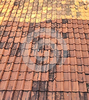 texture, pattern or arrangement of brown tiles on a house, rooftile