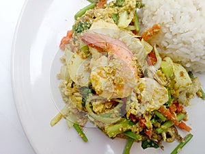 Thai Crab Curry Recipe - The fired curry shrimp and squid, mix seafood with mix vegetable. Phat phong kari in Thai, Thai Food.