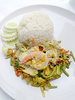 Thai Crab Curry Recipe - The fired curry shrimp and squid, mix seafood with mix vegetable. Phat phong kari in Thai, Thai Food.