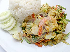 Thai Crab Curry Recipe - The fired curry shrimp and squid, mix seafood with mix vegetable. Phat phong kari in Thai, Thai Food.