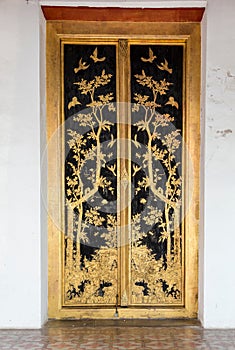 Thai Craft : LAI THAI pattern in Temple and Museum Door