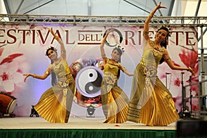 Thai dancers