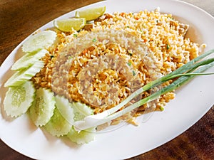 Thai fried rice with onion and cucumber