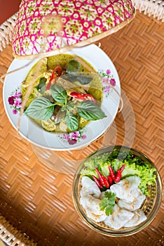 Thai green curry chicken with appetiser. photo