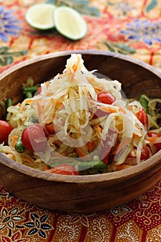 Thai green papaya salad