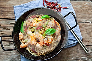 Thai noodles on pan
