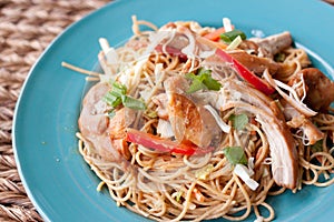 Thai noodles with shredded chicken