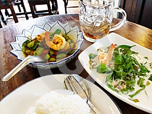 Thai prawn curry with rice